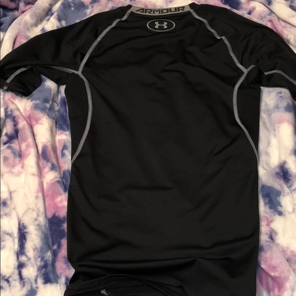 Black UNDER ARMOUR t-shirt - Picture 2 of 2